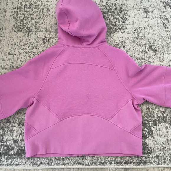Lululemon full zip semi cropped hoodie. Size xs-sm. - Picture 8 of 9